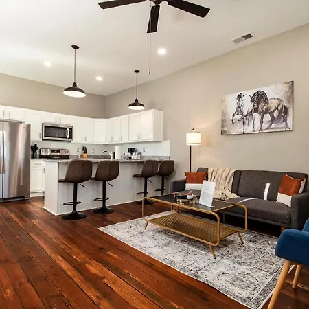 Historic Cozysuites 4Br 2Ba With A Modern Touch